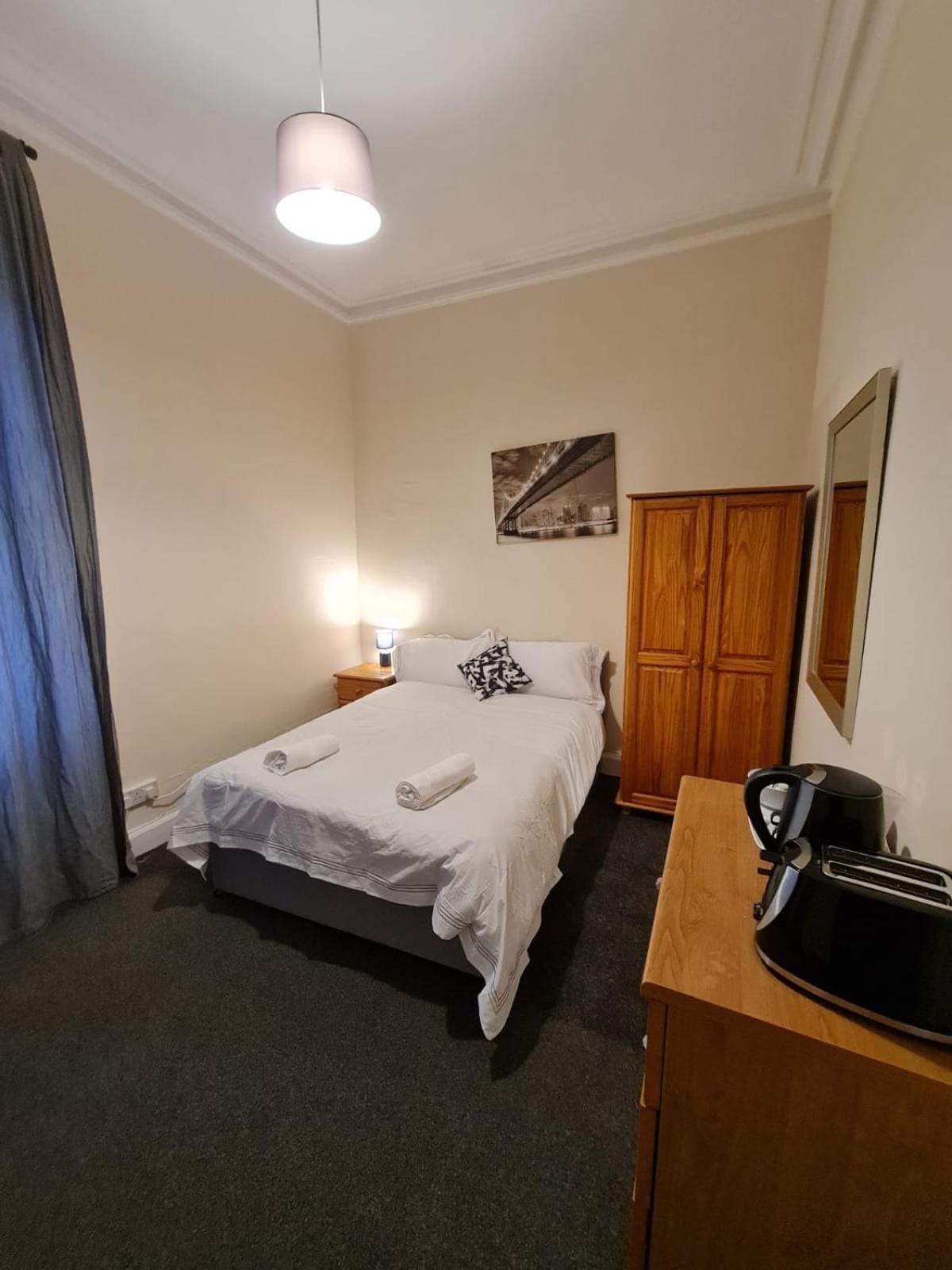 Cathcart Place Rooms เอดินบะระ ภายนอก รูปภาพ
